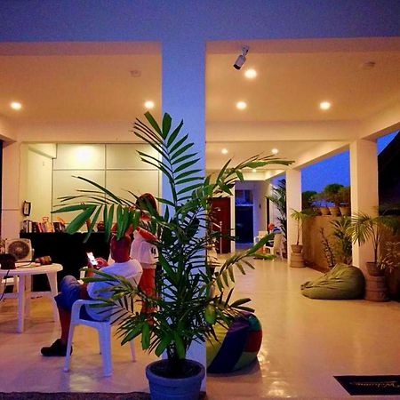 Hotel Eden Blue Hikkaduwa Exterior foto